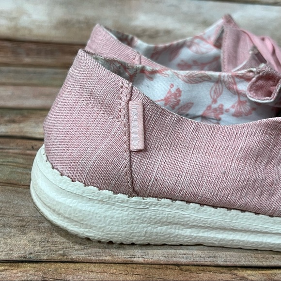 Hey Dude Pink Wendy Linen Loafers - Picture 4 of 9